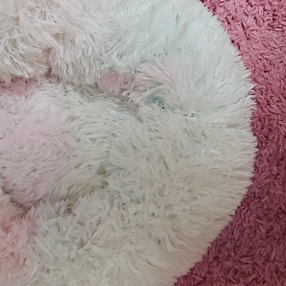 Calming Soft Light Pastel Small Pet Bed NWOT - Picture 4 of 9